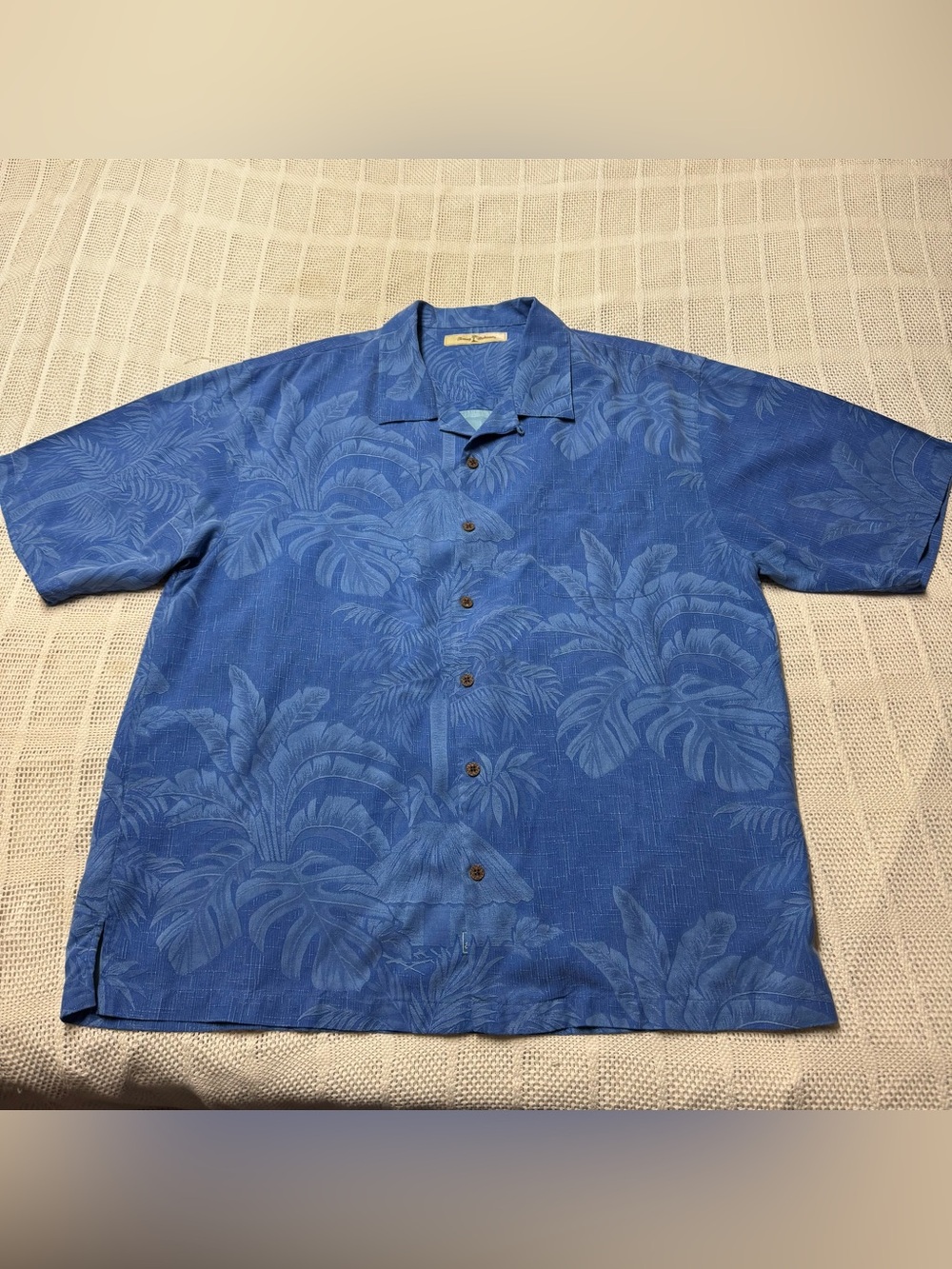 Men's Tommy Bahama Silk Blue Hawaiian Camp Shirt - Classic Short Sleeve